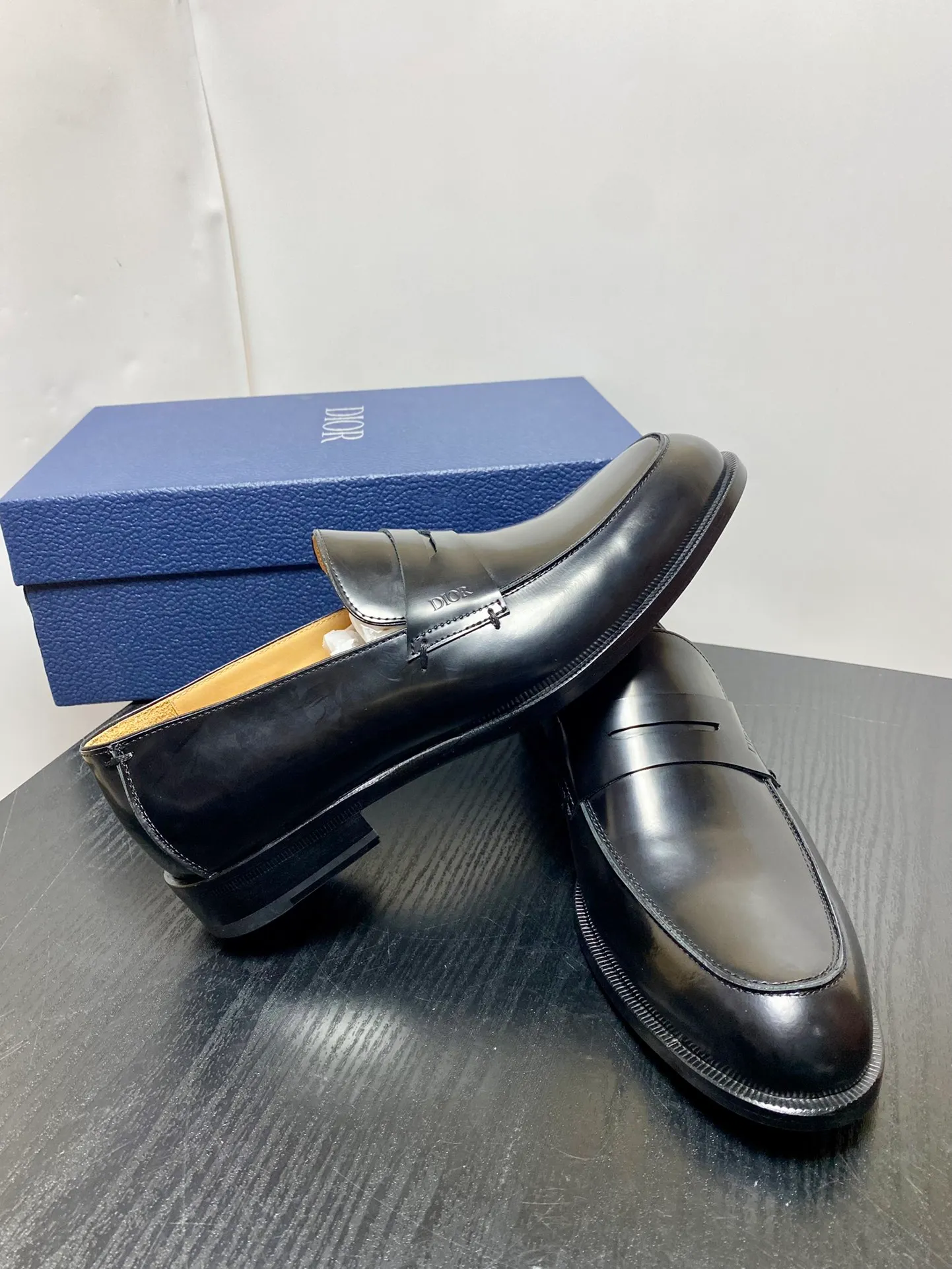 Men's shoes 💰960 Dior Derby shoes | Genuine leather sole formal leather shoes | Carefully crafted with open-edge beaded cowhide | Water-dyed cowhide lining | With classic lace-up closure | Exquisite embossed brand logo on the side | Glossy stacked heel design enhances style | Can be matched with formal or casual looks Size: 39-44 (customized at 38.45.46)